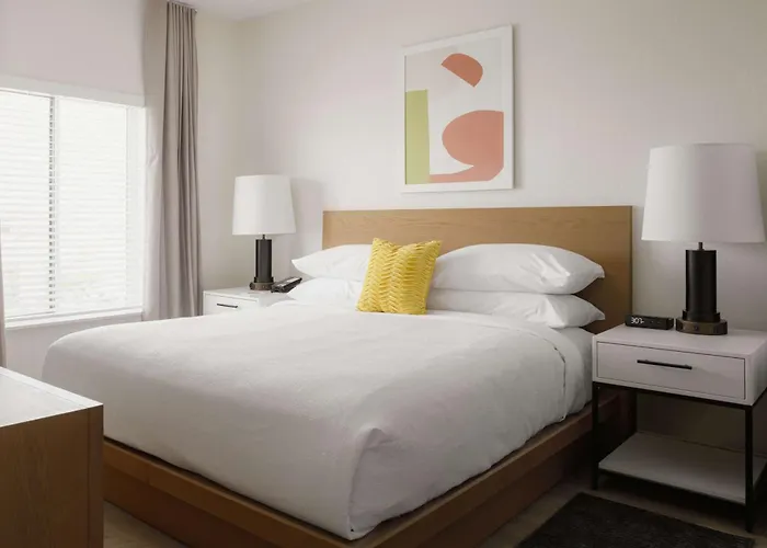 Hotel Waterwalk Extended By Wyndham N Happy Valley 3*